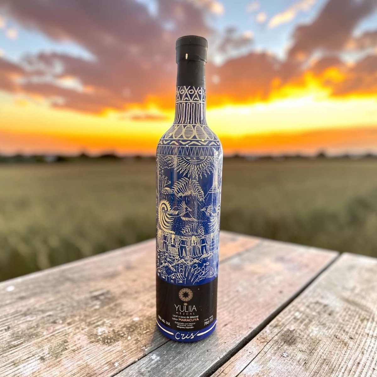 YULIIA Licor a base de Mezcal sabor Maracuyá